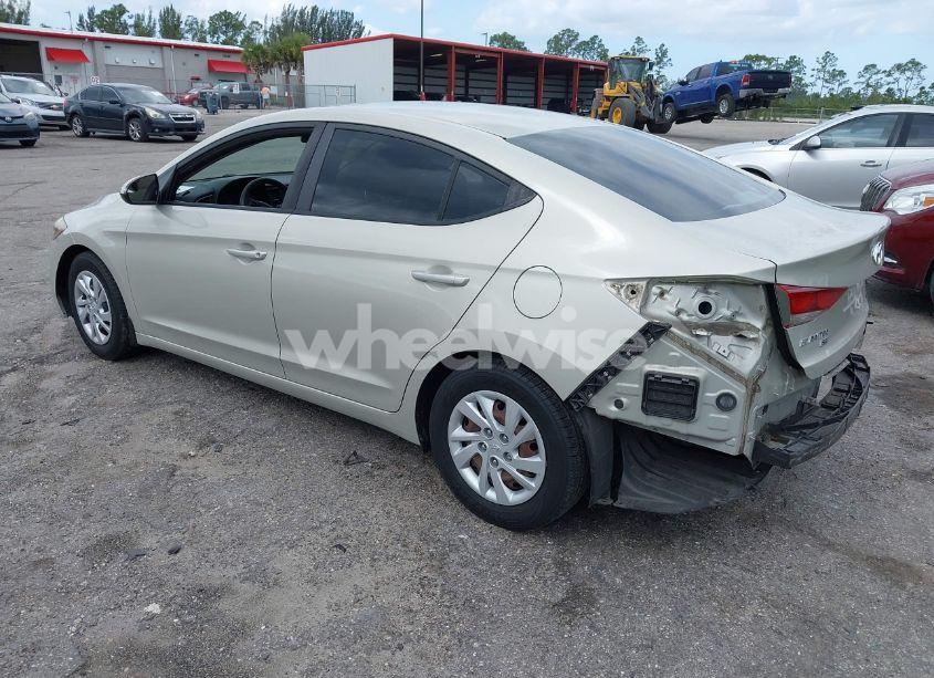 Photo 3 of 2018 Hyundai Elantra SE (VIN 5NPD74LF2JH295627)