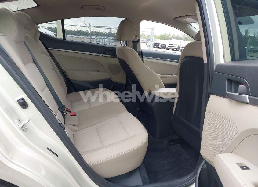 Photo 8 of 2018 Hyundai Elantra SE (VIN 5NPD74LF2JH295627)