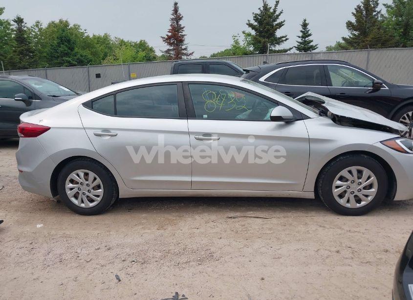 Photo 14 of 2018 Hyundai Elantra SE (VIN 5NPD74LF2JH326553)