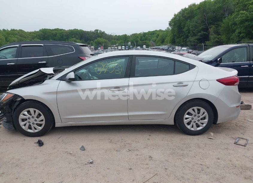 Photo 15 of 2018 Hyundai Elantra SE (VIN 5NPD74LF2JH326553)