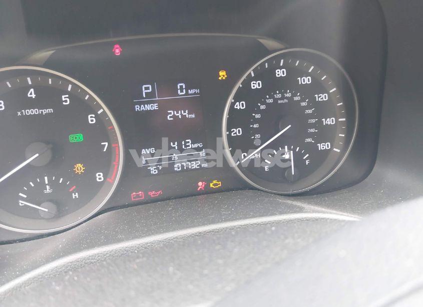 Photo 7 of 2018 Hyundai Elantra SE (VIN 5NPD74LF2JH326553)