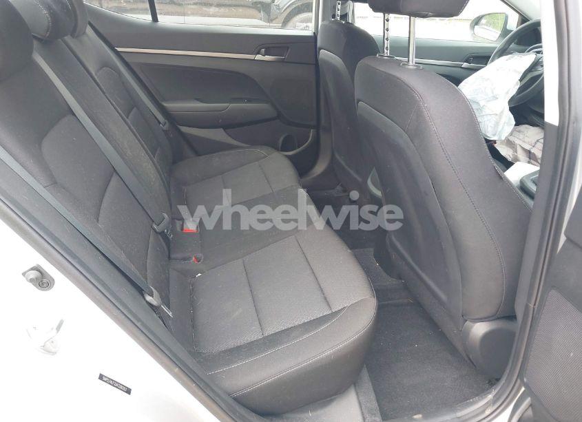 Photo 8 of 2018 Hyundai Elantra SE (VIN 5NPD74LF2JH326553)