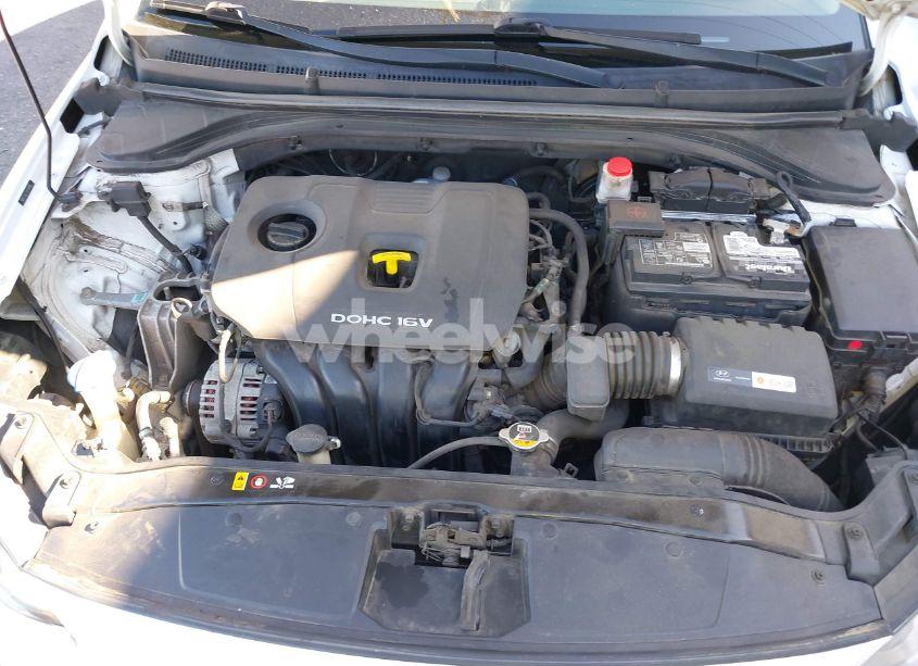 Photo 10 of 2018 Hyundai Elantra SE (VIN 5NPD74LF2JH328285)