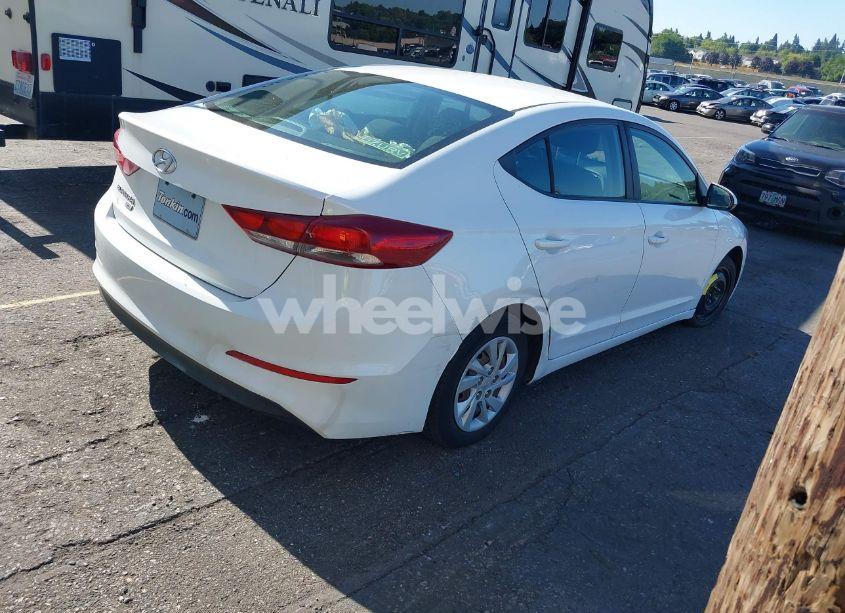 Photo 4 of 2018 Hyundai Elantra SE (VIN 5NPD74LF2JH328285)