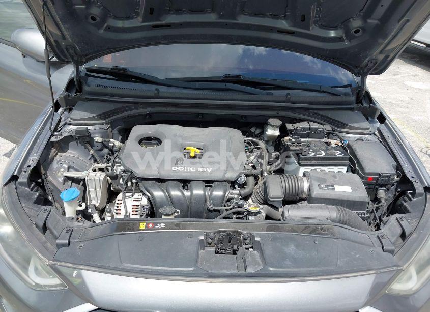 Photo 10 of 2018 Hyundai Elantra SE (VIN 5NPD74LF2JH354367)