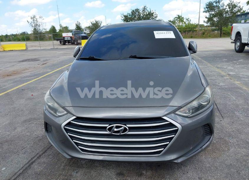 Photo 12 of 2018 Hyundai Elantra SE (VIN 5NPD74LF2JH354367)
