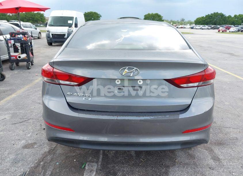 Photo 16 of 2018 Hyundai Elantra SE (VIN 5NPD74LF2JH354367)