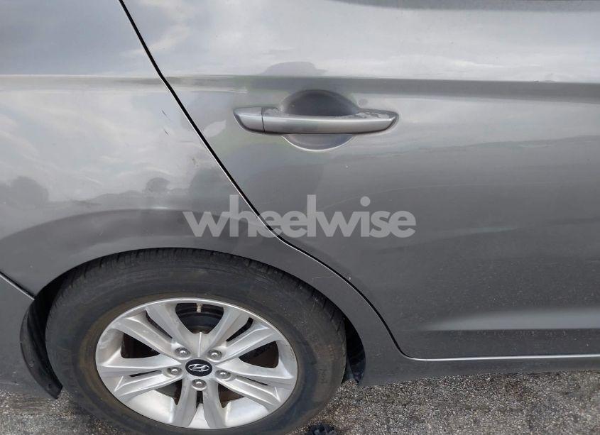 Photo 19 of 2018 Hyundai Elantra SE (VIN 5NPD74LF2JH354367)