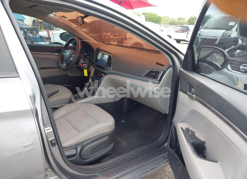 Photo 5 of 2018 Hyundai Elantra SE (VIN 5NPD74LF2JH354367)