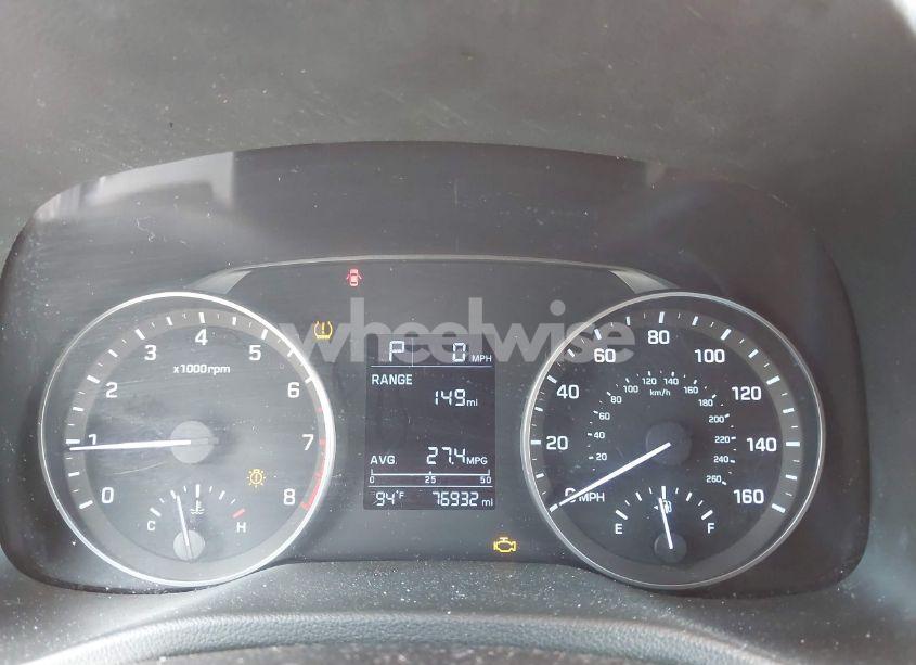 Photo 7 of 2018 Hyundai Elantra SE (VIN 5NPD74LF2JH354367)