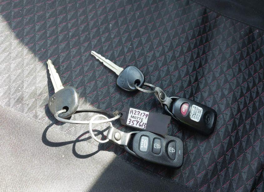 Photo 11 of 2018 Hyundai Elantra SE (VIN 5NPD74LF2JH354613)