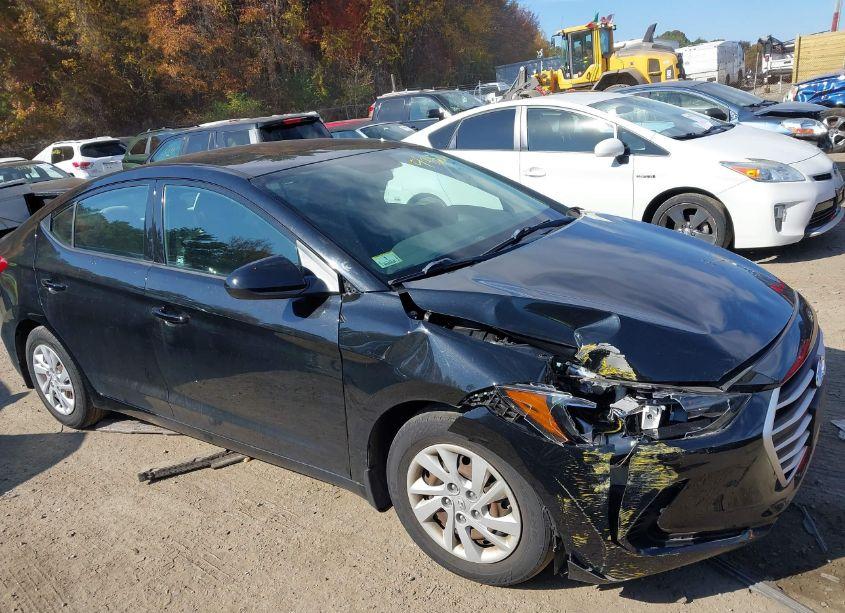 Photo 13 of 2018 Hyundai Elantra SE (VIN 5NPD74LF2JH354613)