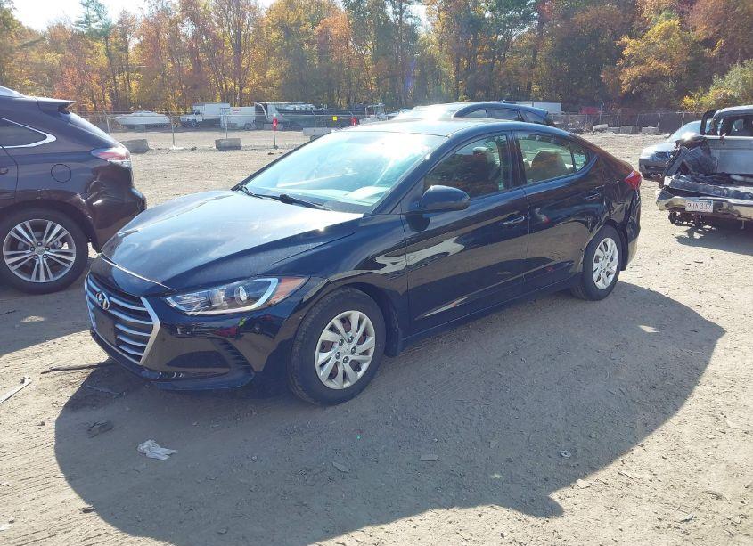 Photo 2 of 2018 Hyundai Elantra SE (VIN 5NPD74LF2JH354613)