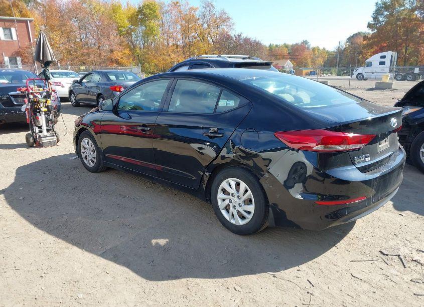 Photo 3 of 2018 Hyundai Elantra SE (VIN 5NPD74LF2JH354613)