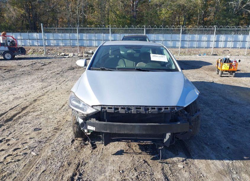 Photo 11 of 2018 Hyundai Elantra SE (VIN 5NPD74LF2JH372867)