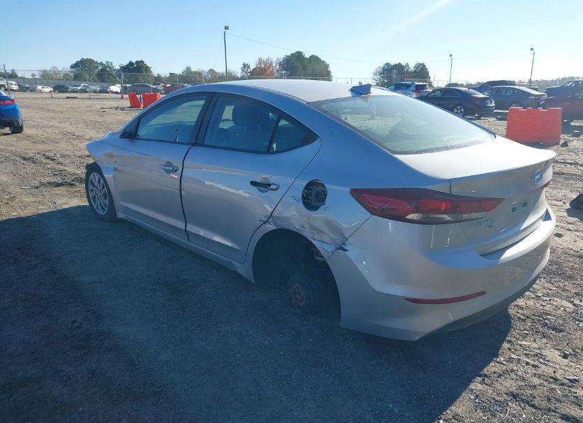 Photo 3 of 2018 Hyundai Elantra SE (VIN 5NPD74LF2JH372867)