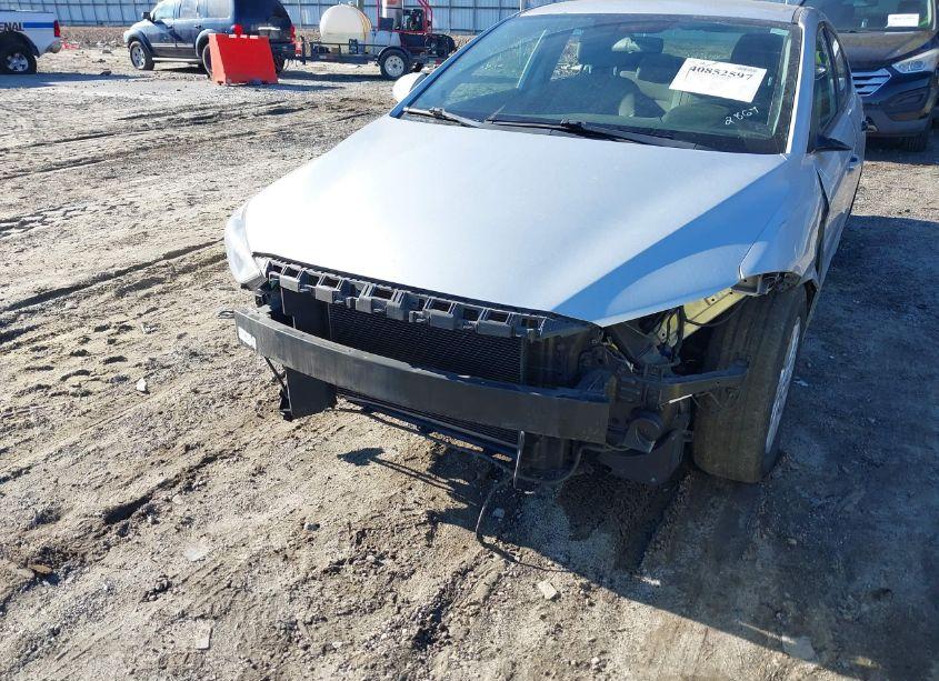 Photo 6 of 2018 Hyundai Elantra SE (VIN 5NPD74LF2JH372867)