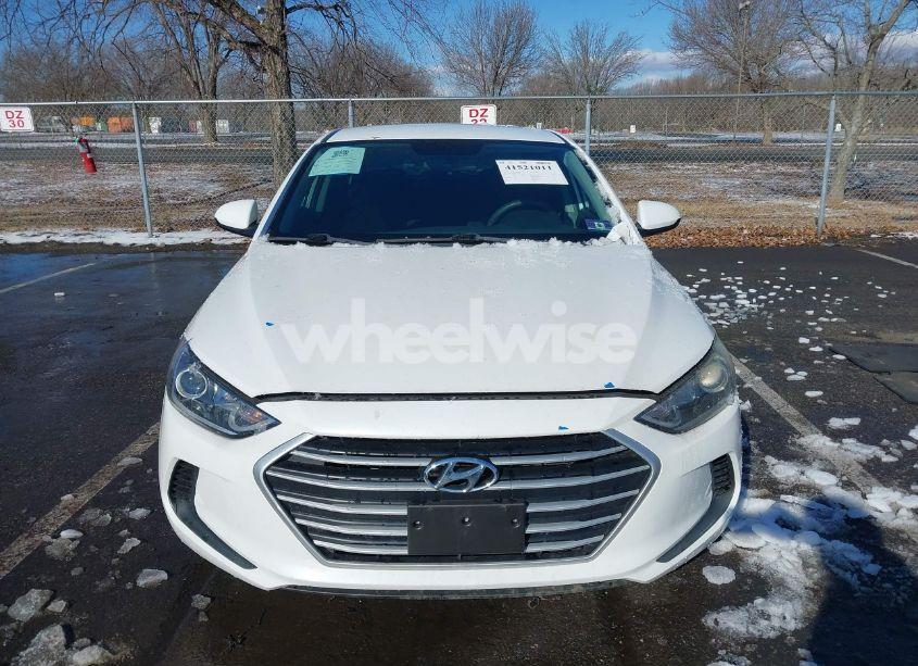 Photo 12 of 2018 Hyundai Elantra SE (VIN 5NPD74LF2JH375946)
