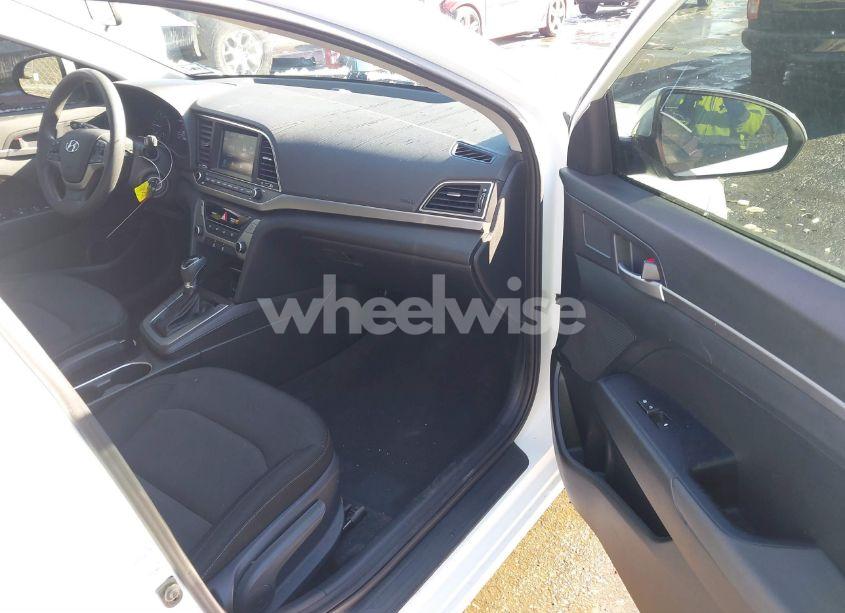 Photo 5 of 2018 Hyundai Elantra SE (VIN 5NPD74LF2JH375946)