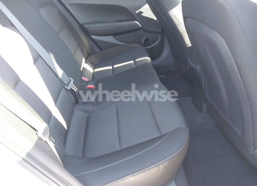 Photo 8 of 2018 Hyundai Elantra SE (VIN 5NPD74LF2JH375946)