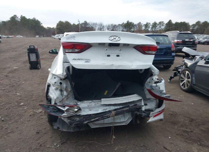 Photo 16 of 2018 Hyundai Elantra SE (VIN 5NPD74LF2JH402384)