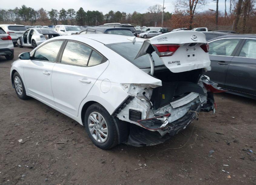 Photo 3 of 2018 Hyundai Elantra SE (VIN 5NPD74LF2JH402384)