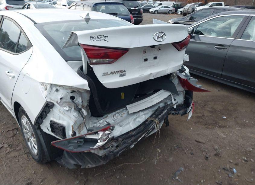 Photo 6 of 2018 Hyundai Elantra SE (VIN 5NPD74LF2JH402384)