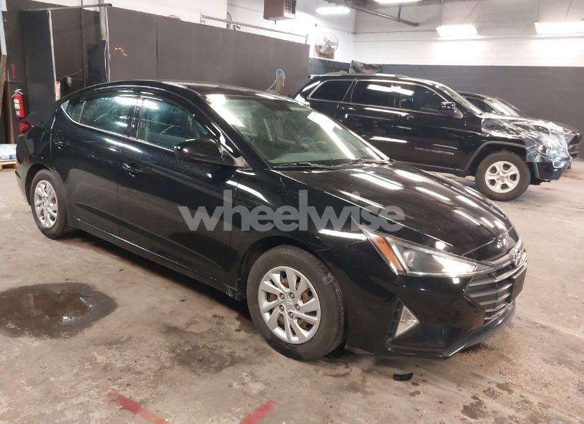 2019 Hyundai Elantra SE (VIN 5NPD74LF2KH443986) main photo