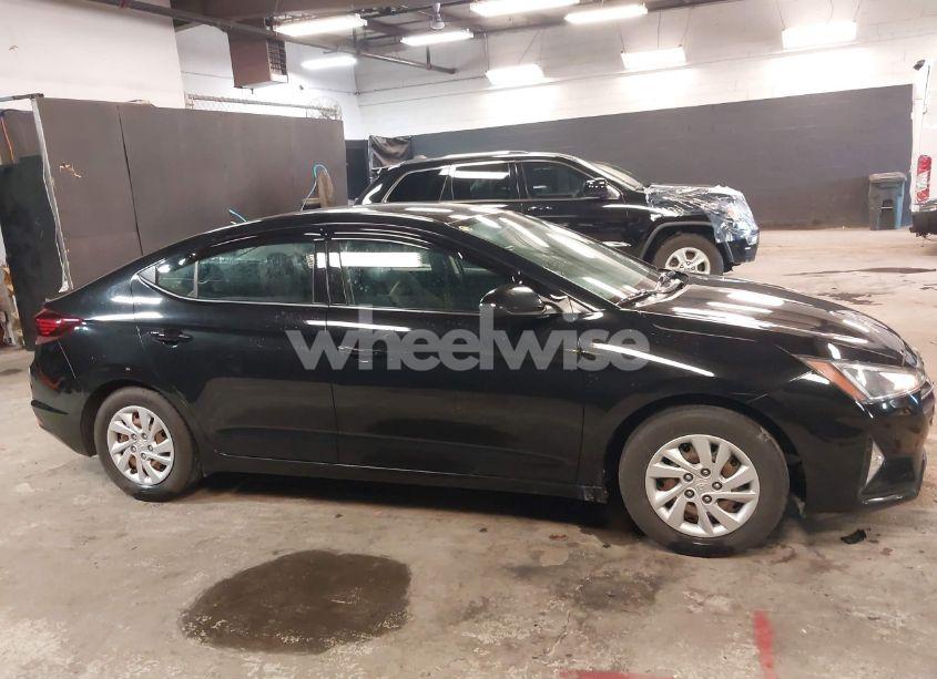 Photo 13 of 2019 Hyundai Elantra SE (VIN 5NPD74LF2KH443986)