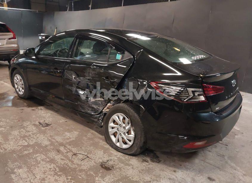 Photo 3 of 2019 Hyundai Elantra SE (VIN 5NPD74LF2KH443986)