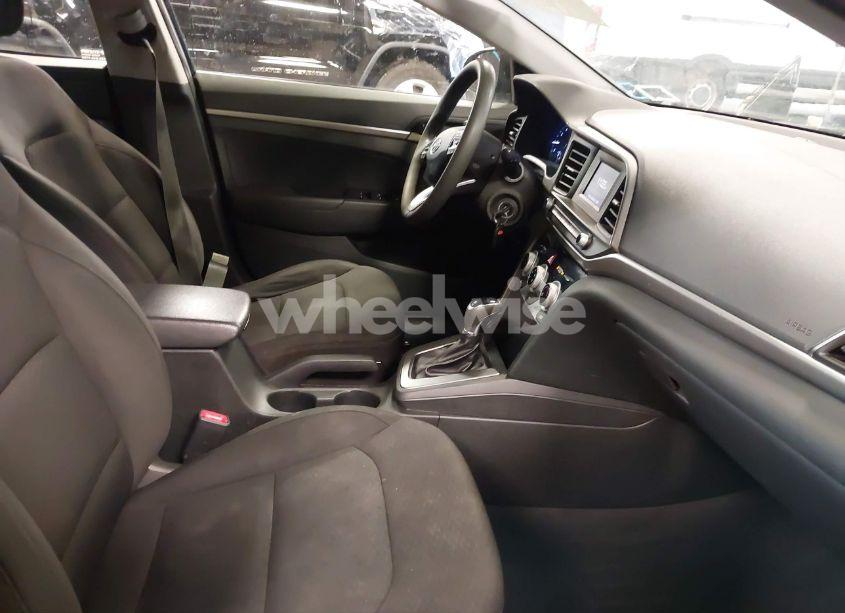 Photo 5 of 2019 Hyundai Elantra SE (VIN 5NPD74LF2KH443986)