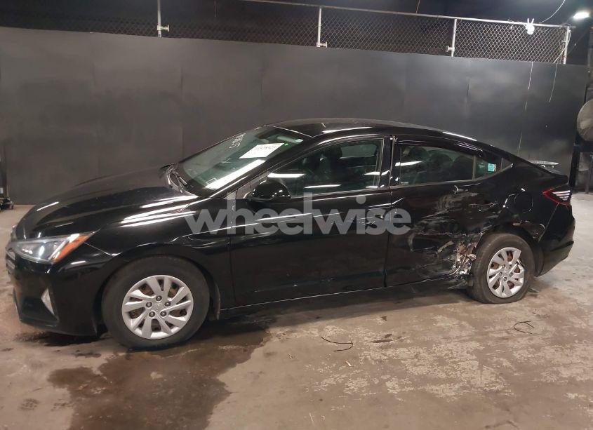 Photo 6 of 2019 Hyundai Elantra SE (VIN 5NPD74LF2KH443986)