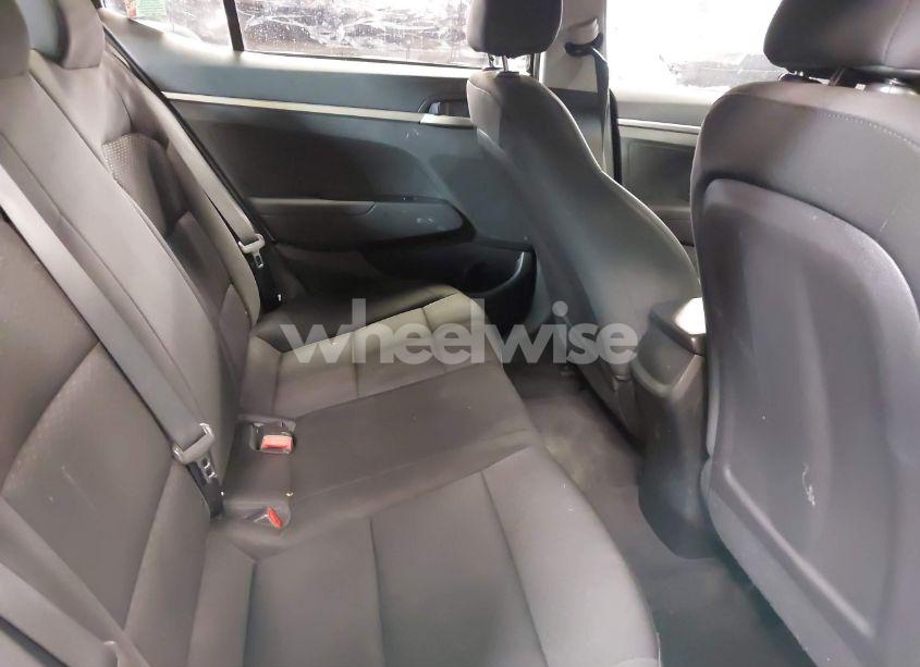 Photo 8 of 2019 Hyundai Elantra SE (VIN 5NPD74LF2KH443986)