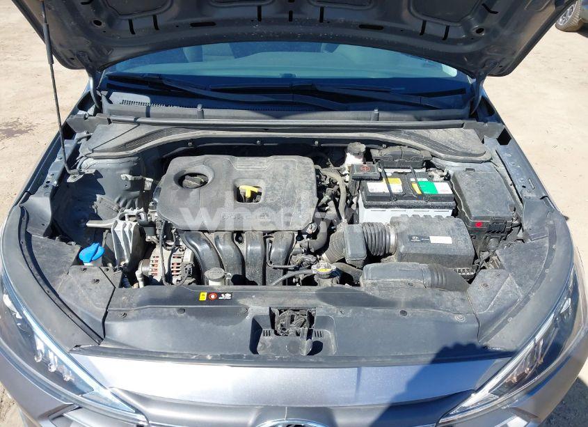 Photo 10 of 2019 Hyundai Elantra SE (VIN 5NPD74LF2KH470587)