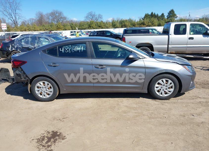 Photo 14 of 2019 Hyundai Elantra SE (VIN 5NPD74LF2KH470587)