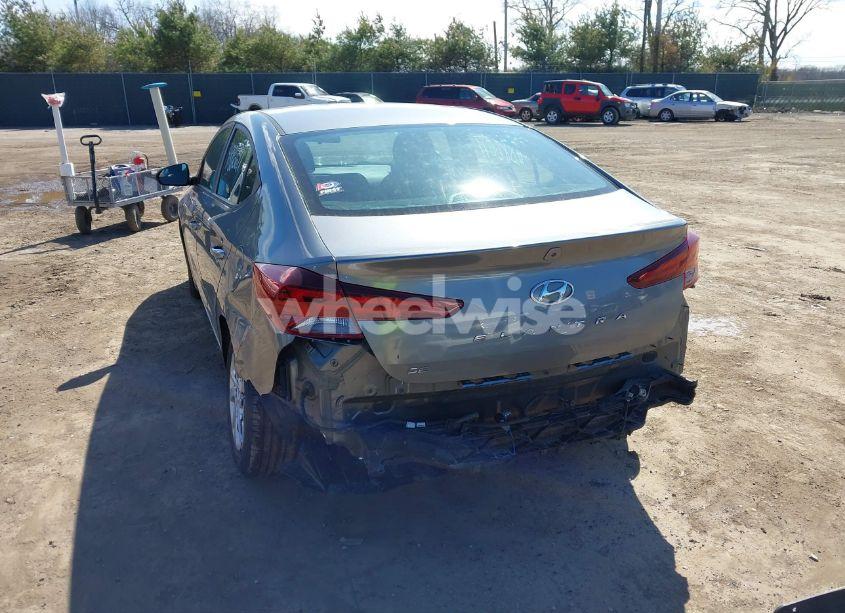 Photo 3 of 2019 Hyundai Elantra SE (VIN 5NPD74LF2KH470587)