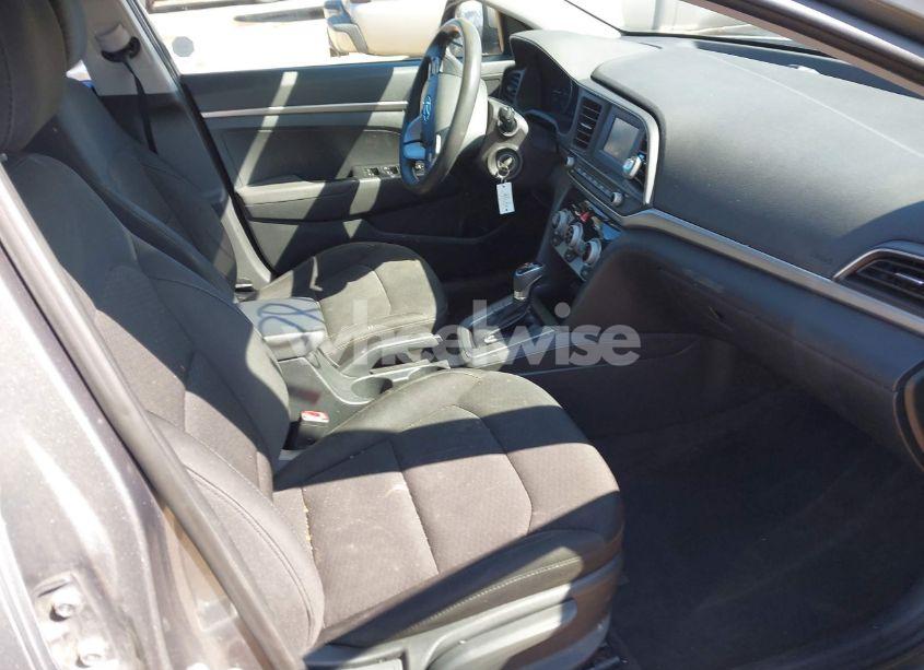 Photo 5 of 2019 Hyundai Elantra SE (VIN 5NPD74LF2KH470587)