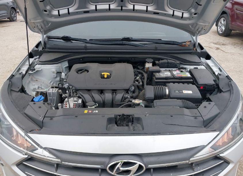 Photo 10 of 2019 Hyundai Elantra SE (VIN 5NPD74LF2KH495926)