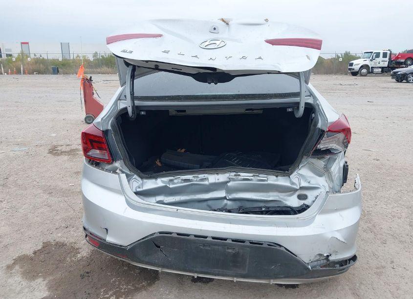 Photo 16 of 2019 Hyundai Elantra SE (VIN 5NPD74LF2KH495926)