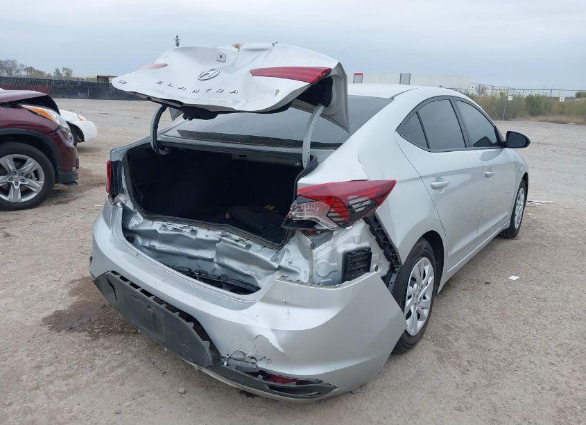 Photo 4 of 2019 Hyundai Elantra SE (VIN 5NPD74LF2KH495926)