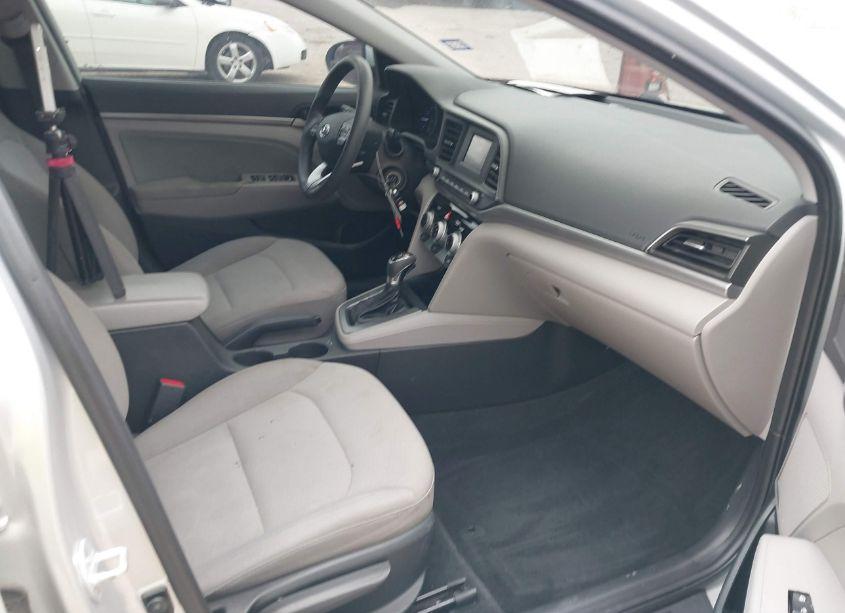 Photo 5 of 2019 Hyundai Elantra SE (VIN 5NPD74LF2KH495926)