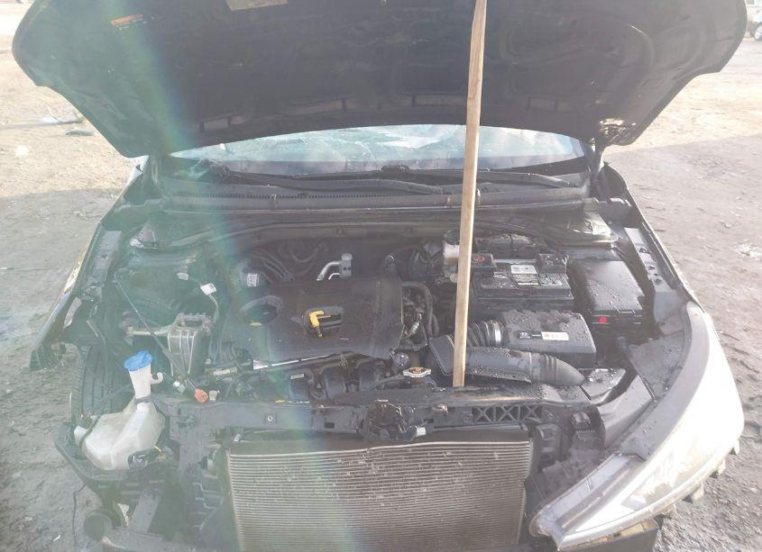 Photo 10 of 2019 Hyundai Elantra SE (VIN 5NPD74LF2KH497207)