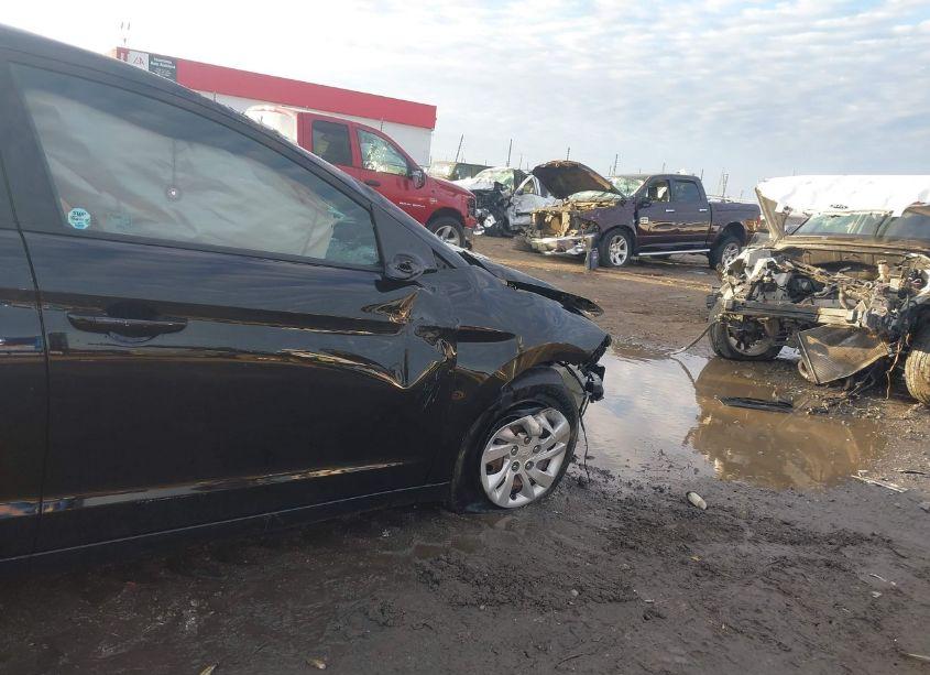 Photo 12 of 2019 Hyundai Elantra SE (VIN 5NPD74LF2KH497207)