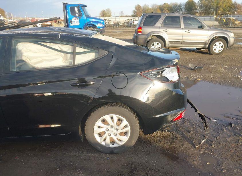 Photo 15 of 2019 Hyundai Elantra SE (VIN 5NPD74LF2KH497207)