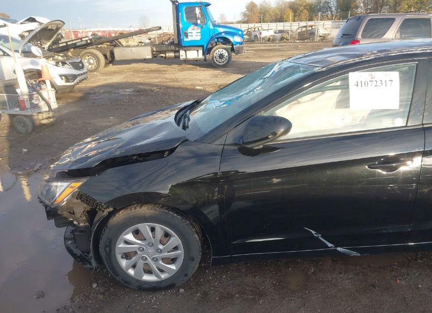 Photo 16 of 2019 Hyundai Elantra SE (VIN 5NPD74LF2KH497207)