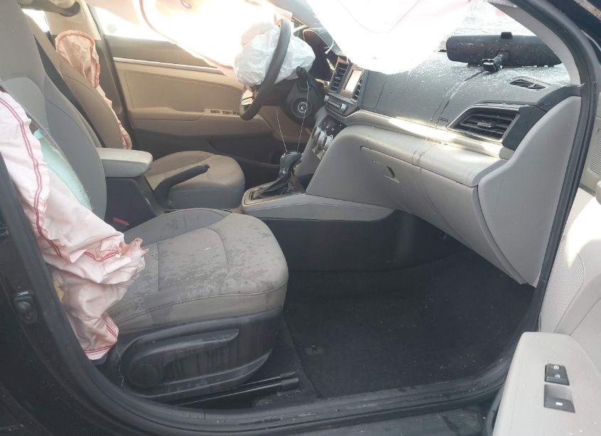 Photo 5 of 2019 Hyundai Elantra SE (VIN 5NPD74LF2KH497207)