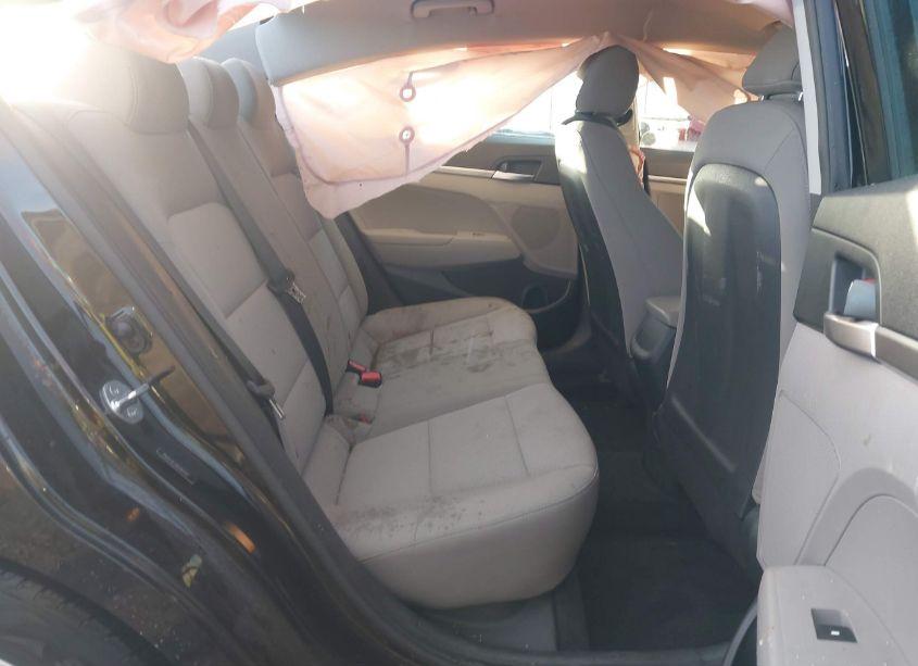 Photo 8 of 2019 Hyundai Elantra SE (VIN 5NPD74LF2KH497207)