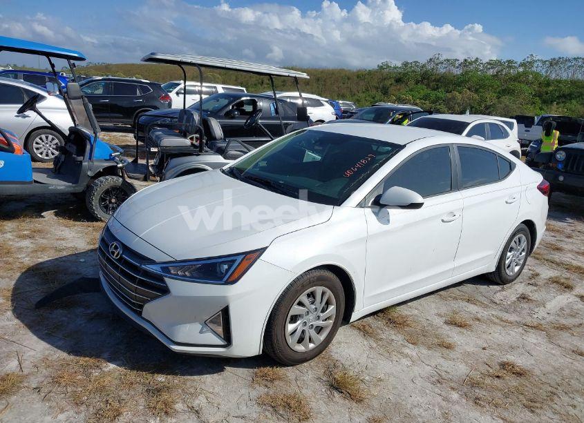 Photo 2 of 2020 Hyundai Elantra SE (VIN 5NPD74LF2LH589189)