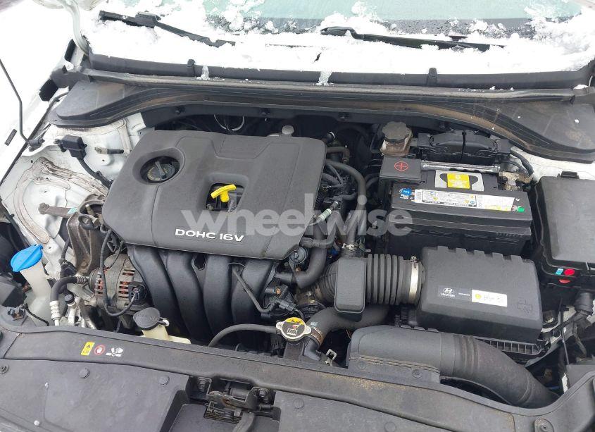 Photo 10 of 2017 Hyundai Elantra SE (VIN 5NPD74LF3HH147173)