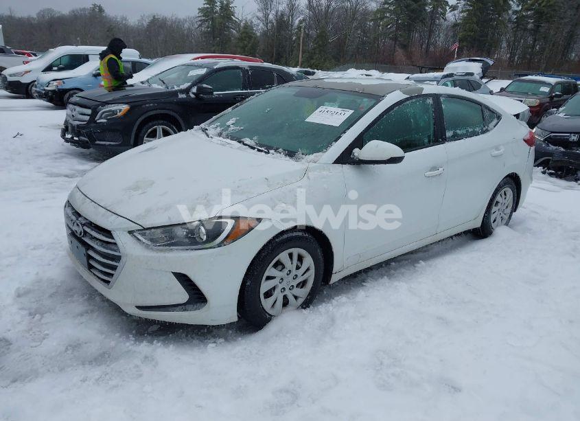 Photo 2 of 2017 Hyundai Elantra SE (VIN 5NPD74LF3HH147173)